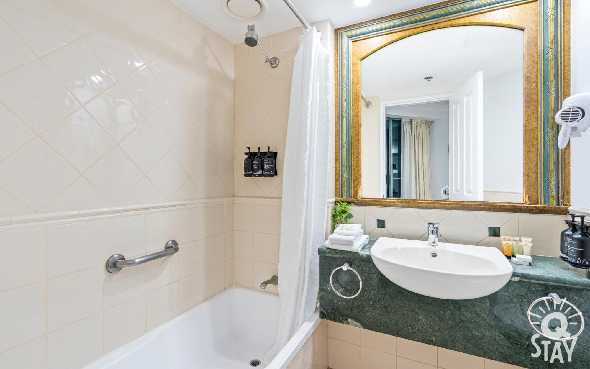 Legends Apartments - Qstay Gold Coast Eksteriør billede