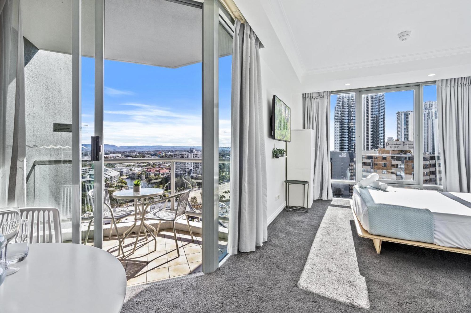 Legends Apartments - Qstay Gold Coast Eksteriør billede