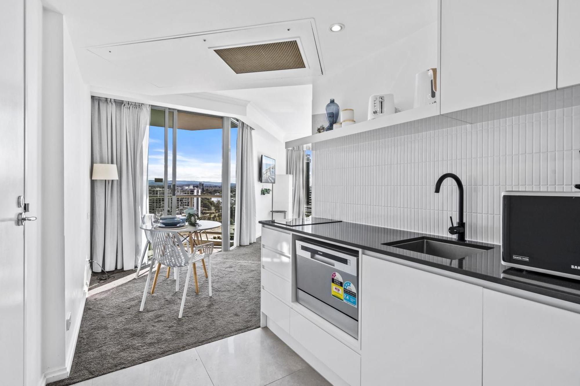 Legends Apartments - Qstay Gold Coast Eksteriør billede